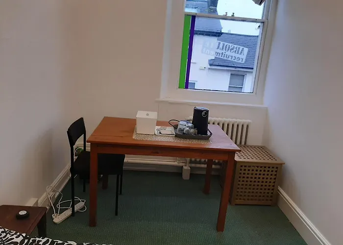 Cozy Newport Stay Near Train Station Wales