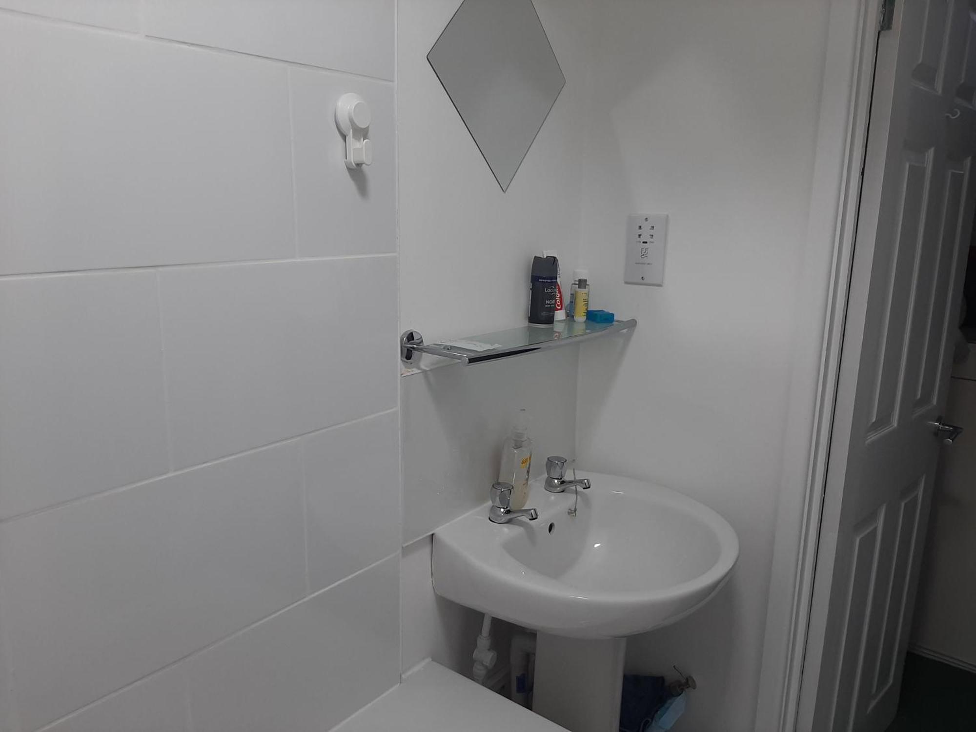 Cozy Newport Stay Near Train Station Wales * Newport (Gwent)
